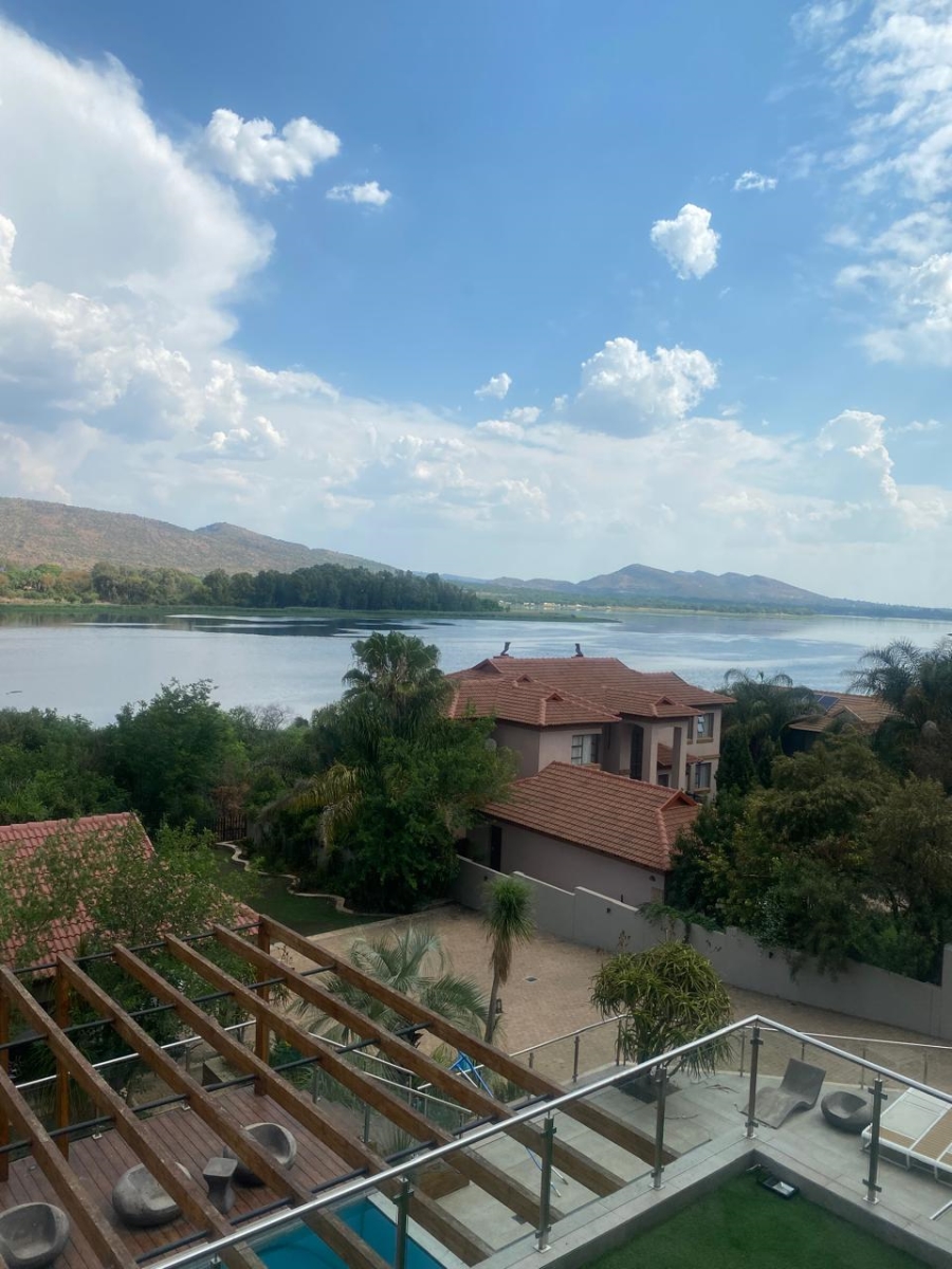 6 Bedroom Property for Sale in Birdwood Estate North West